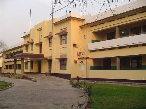 Petit College Boboto